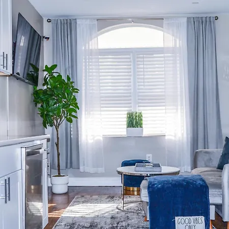 Beautiful Irving Two Bedroom Apartment Philadelphia Exterior photo