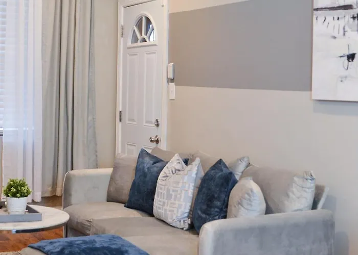 Beautiful Irving Two Bedroom Apartment
